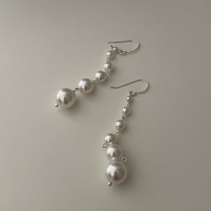 Dangling Pearl Earrings